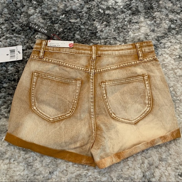 Hot Kiss Highest Rise Vintage Fit Tan Short size 9 - Picture 10 of 15
